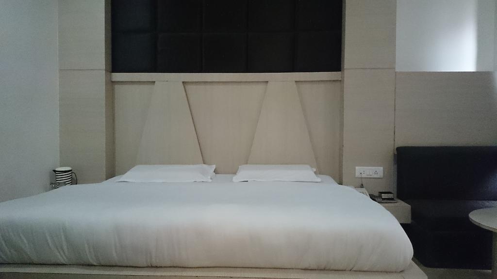 Hotel Maharaja Katra  Extérieur photo